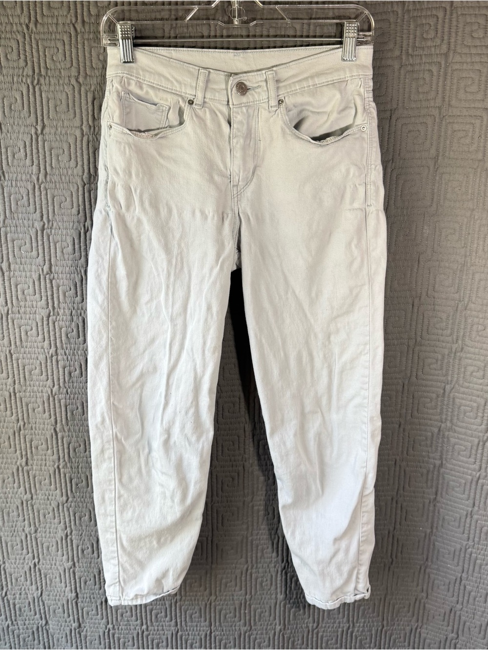 Levi's Women's Classic Crop Jeans Size 4 W27 White Denim Pants 52396-0003